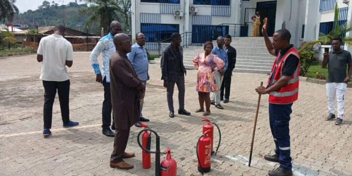 SST: Le personnel de L&rsquo;ARSU formé à l&rsquo;usage des extincteurs
